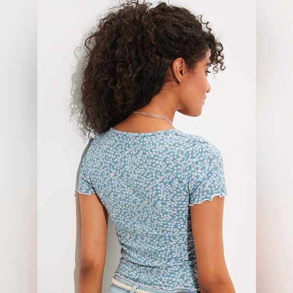 AMERICAN EAGLE NWOT FLORAL SNAP FRONT BABY TEE SIZE SMALL - Picture 4 of 7